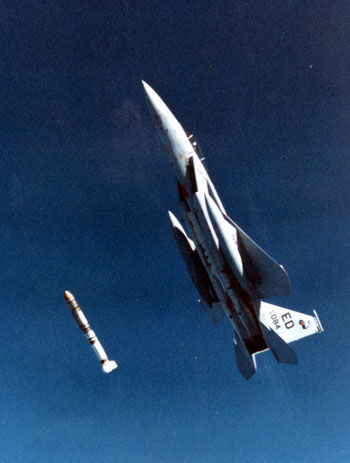 �����ķ��l�Ǽ��g�lչ���h���D��F-15�l��ASM-135���l�ǌ�����