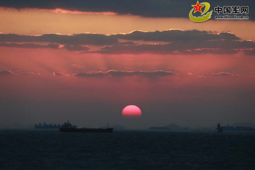 �D��10��18�գ�����܊Ş�����������������Ї�܊�W(w��ng)ӛ�ߏ��ס����ܔzӰ���