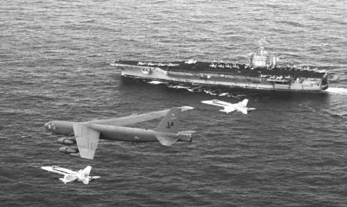  ������܊��B-52�Zը�C�ݾ��c��ĸ�fͬ����