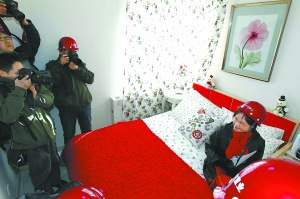 ����ӛ�������w򞱱�����ⷿ��ӛ�� ��ƽ �z