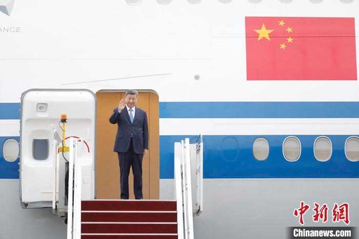 習近平抵達吉隆坡對馬來西亞進行國事訪問