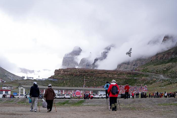 岡仁波齊轉山徒步催熱文旅產業