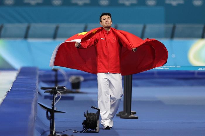 中國選手寧忠巖獲速度滑冰男子1000米銅牌