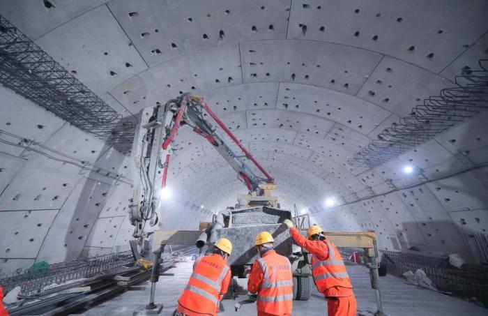世界最大水下盾構隧道實現雙層貫通