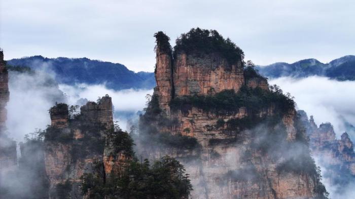 湖南張家界十里畫廊雨后云海壯闊如畫