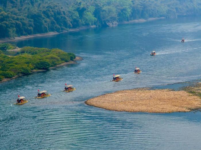 廣西陽朔：春日漓江畫中游