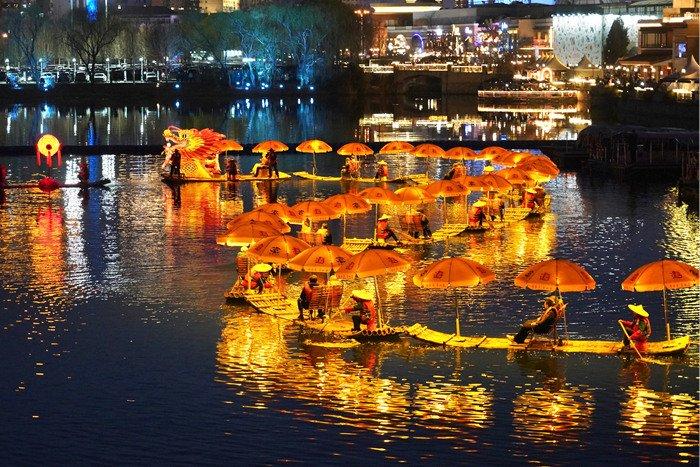 陽朔非遺金龍夜游北京亮馬河