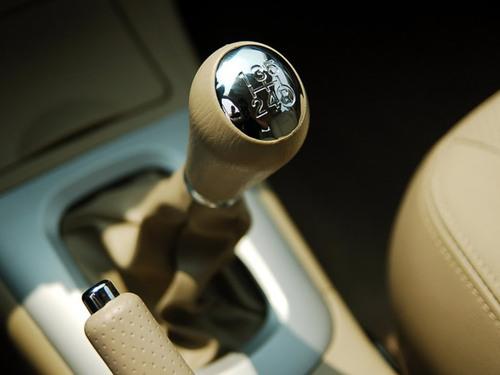 ���\�ɿ�����F֮�ѣ�15�f����SUV���] 