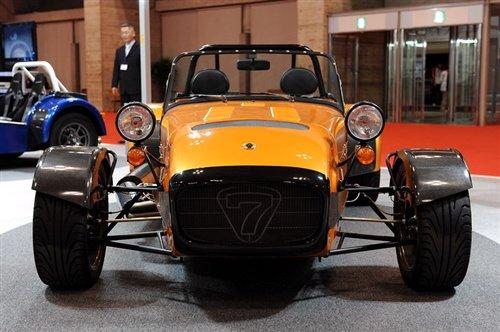 ����175�R�� Caterham�l����܇CSR 175 ��܇֮��