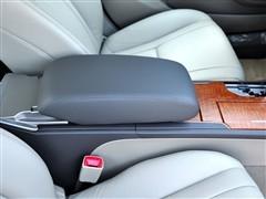 中型車(chē)銷(xiāo)量王PK 2010款雅閣對(duì)比凱美瑞