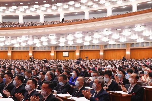 “兩高”報告點名腐敗分子：雖遠必懲，法網就是天網