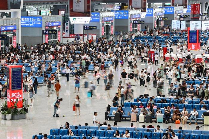 貴陽北站迎中秋假期返程客流